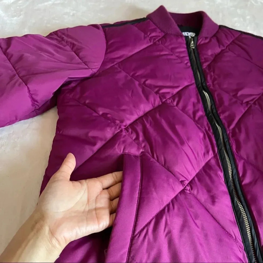 Lands End magenta zip up puffer quilted like jacket
Nwt 
Size S